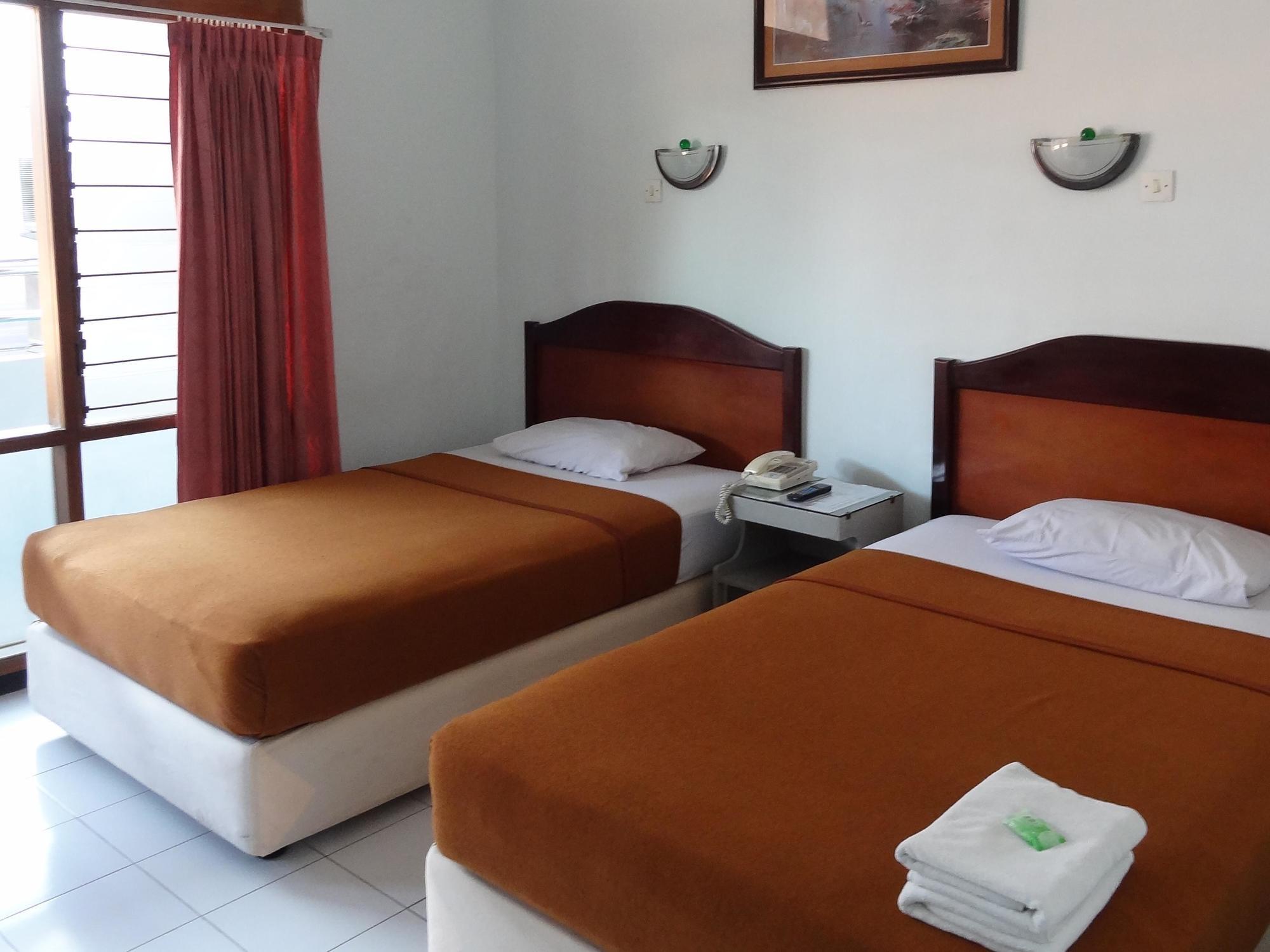 Hotel Kenongo Сурабая Экстерьер фото
